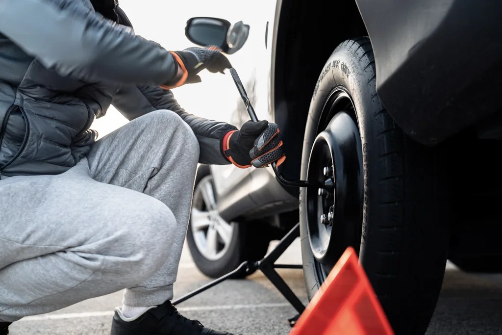 How to Change a Tire: Go Tires Step-by-Step Guide