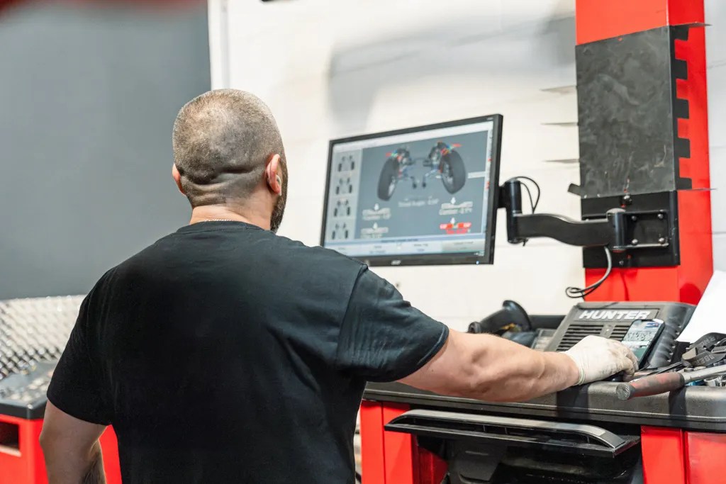 Make Sure Your Know these 7 Signs Your Car Needs an Alignment