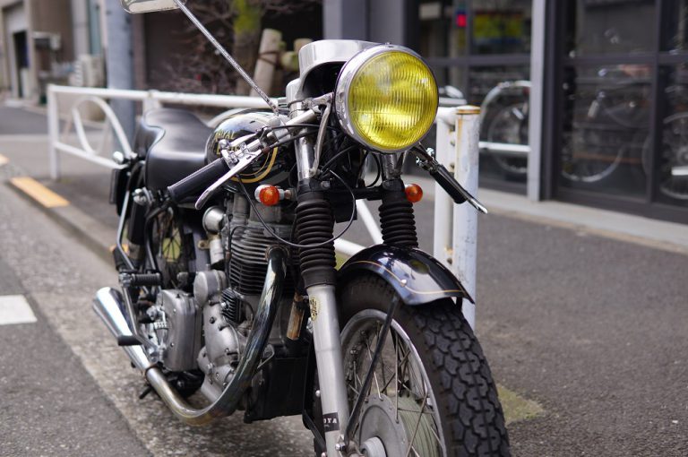 ロイヤルエンフィールド 旧型アイアンBULLET カフェレーサーカスタム 後藤屋モーターワークス