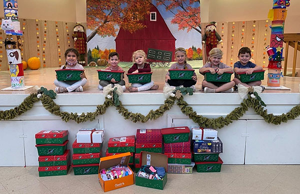 Christmas Shoebox 2022 Operation Christmas Child At St. Peter's | Town-Crier Newspaper