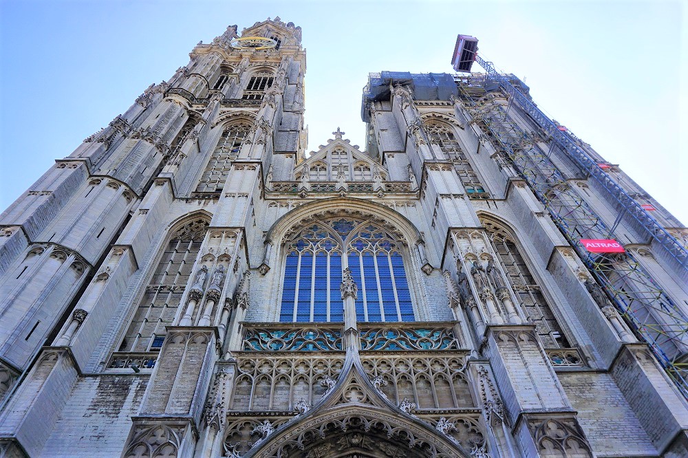 フランダースの犬』の舞台「アントワープ」で楽しむクリスマスマーケット | ベルギー | トラベルJp 旅行ガイド フランダースの犬」の舞台、ベルギーの世界遺産「アントワープ聖母大聖堂」の魅力 | Gotrip! 明日、旅に行きたくなるメディア