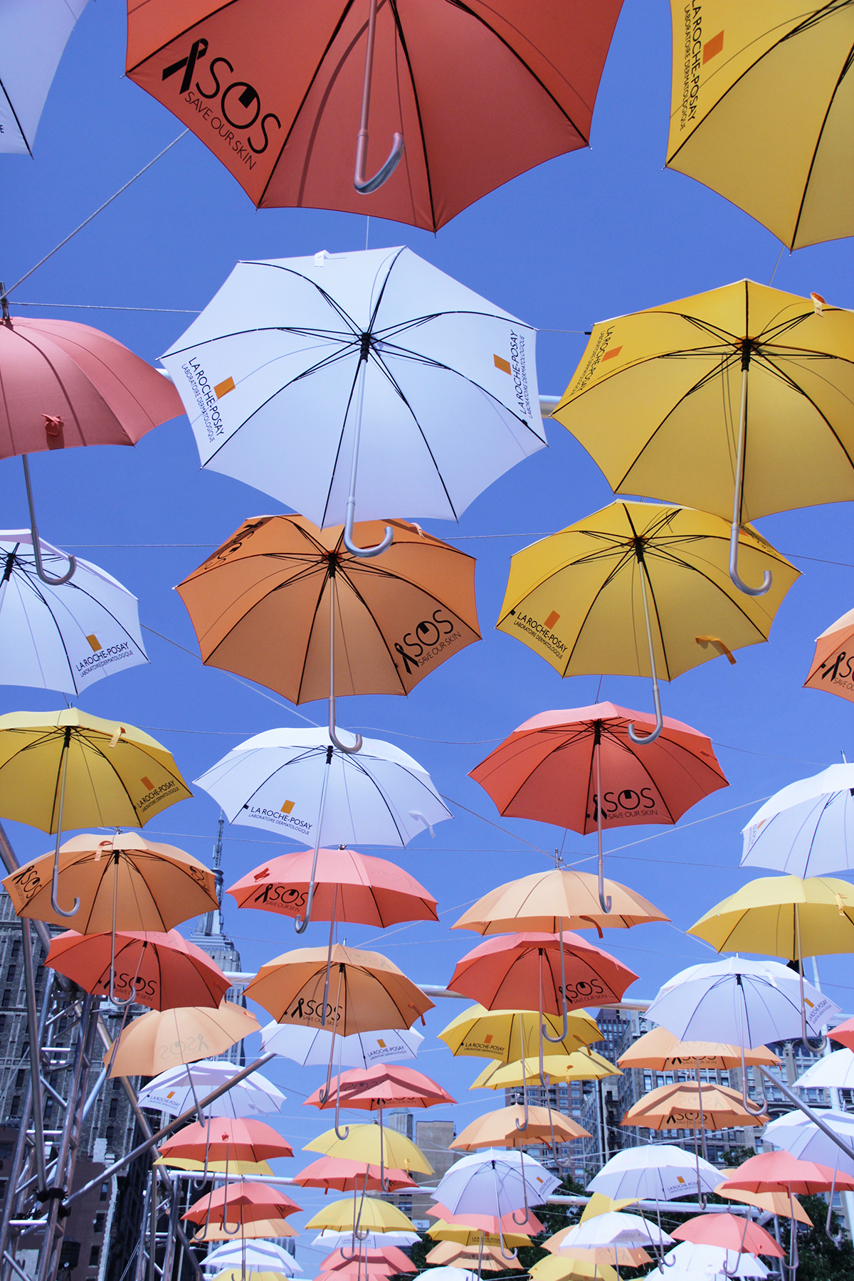 Overhead Umbrella Displays Gouda Inc.
