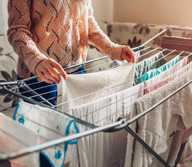 Web 2 days agosi tiene mucho tiempo guardada la ropa en el closet y poca ventilación esta puede adquirir un olor ha encerrado que no se quita tan fácil. Utiliza una pintura contra la humedad. Trucos para secar la ropa dentro de casa y que no huela a humedad goujla
