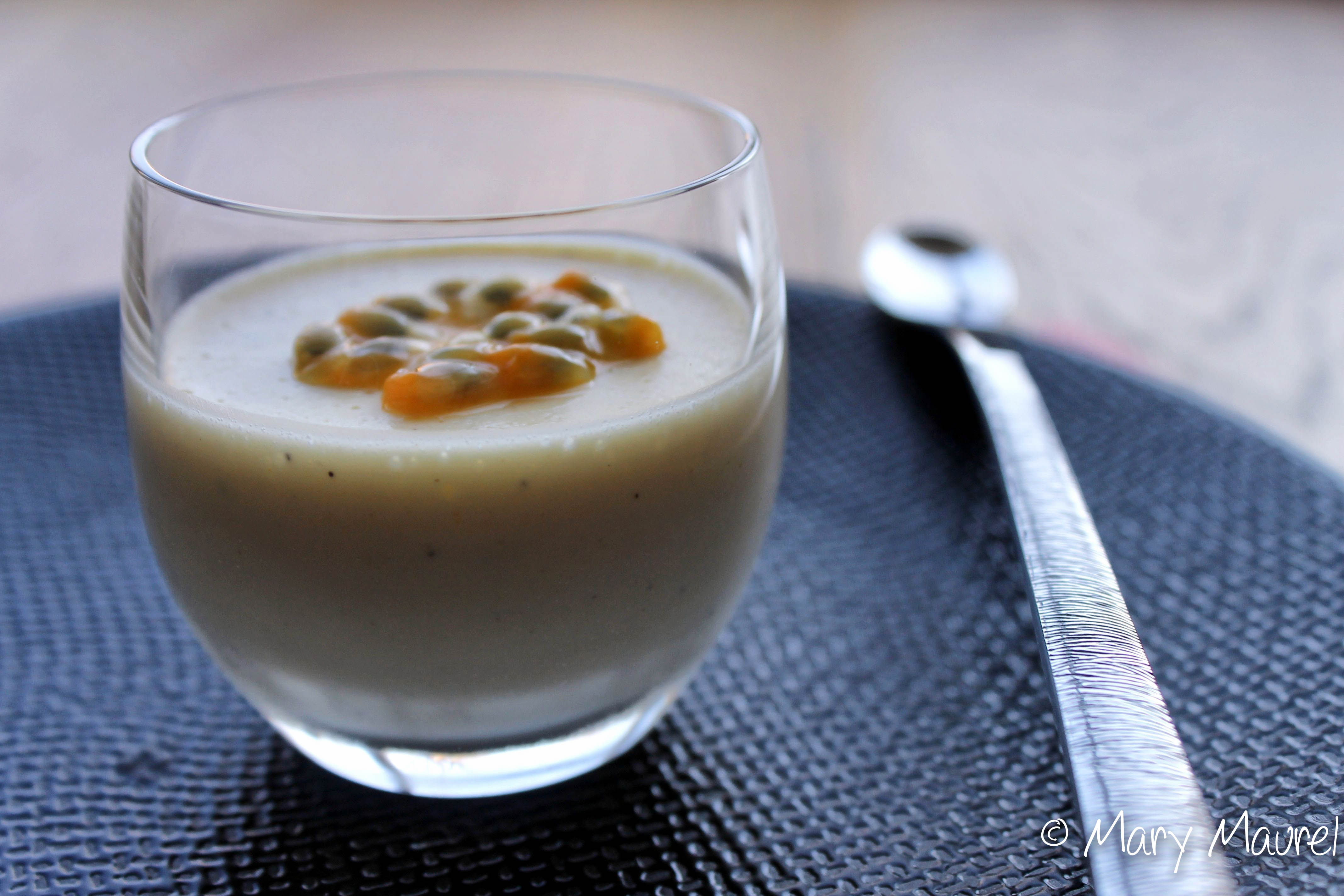 Panna cotta au fruit de la passion Gourmand Croquant By Mary & Co