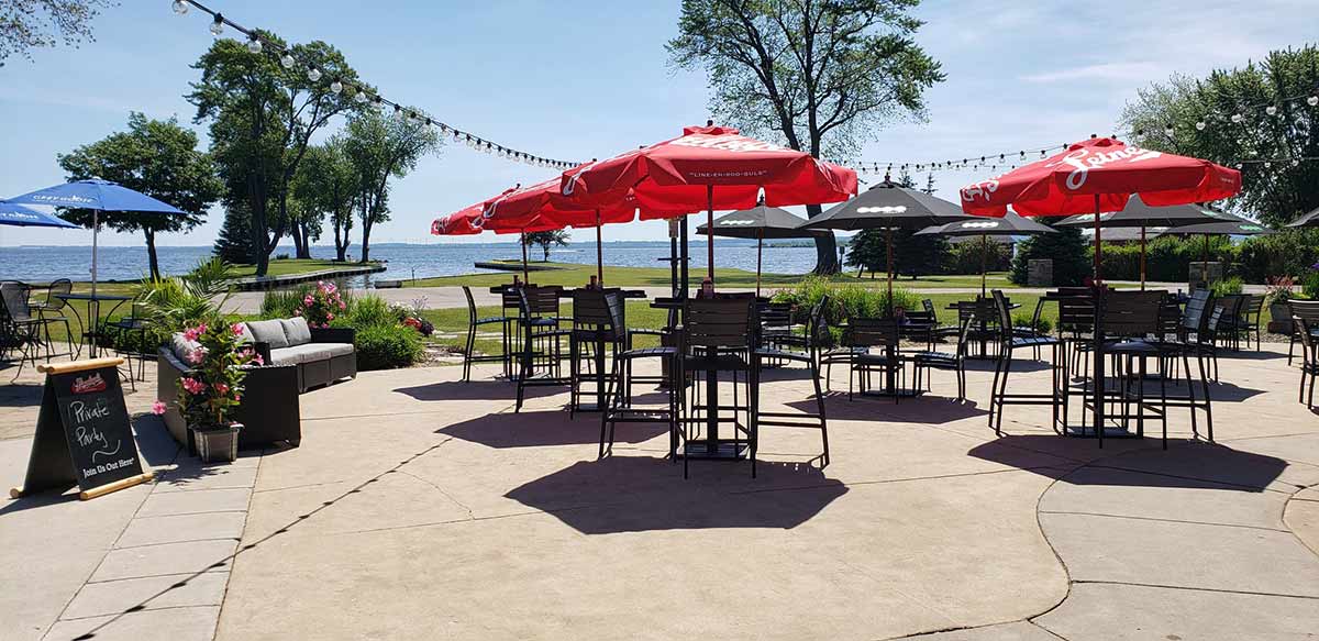 25 Restaurants with Outdoor Dining in the Oshkosh Area