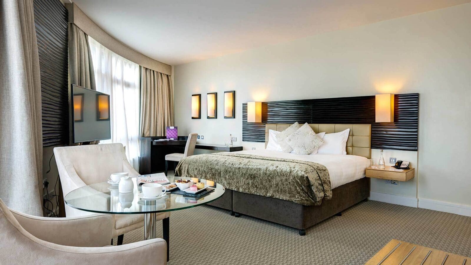 Planning a Christmas breakaway in Cork, the Cork International hotel is