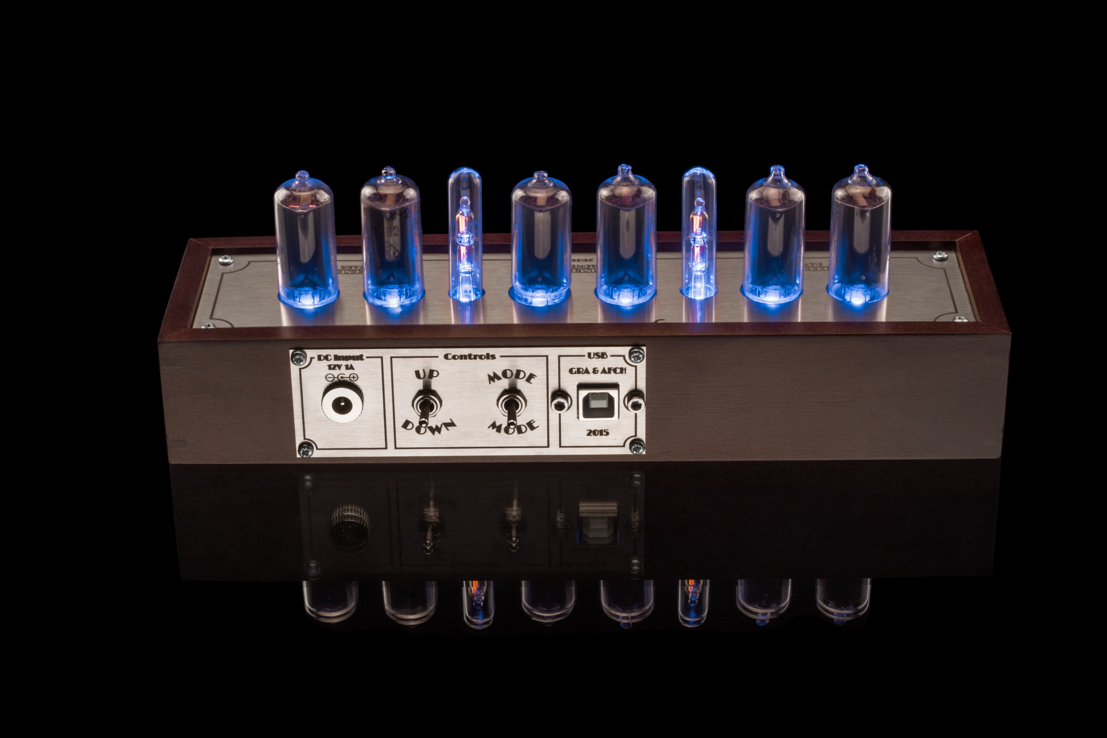 IN8 Nixie Tubes Clock in a Vintage Ash Wood Case [SMF, RGB, USB, Tunes