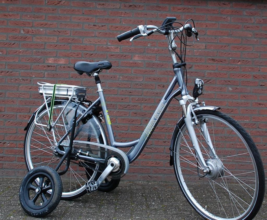 Damesfiets Ibee T3 (Zijwielen / Driewieler) Bikkel – Grab Your Bike