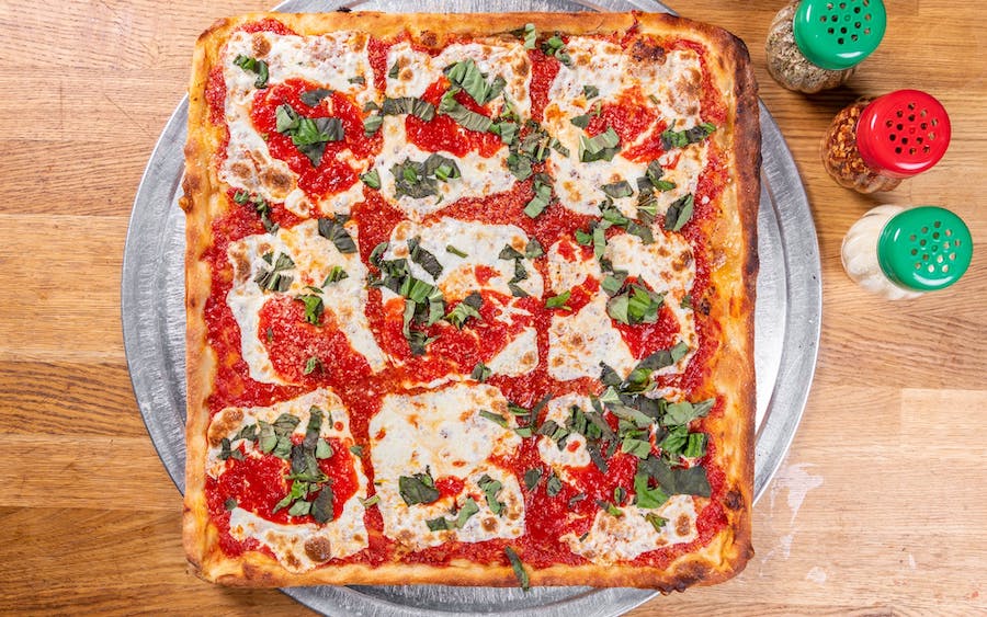 11 Essential Pizza Places in NYC (The Most Famous Spots + What To Order