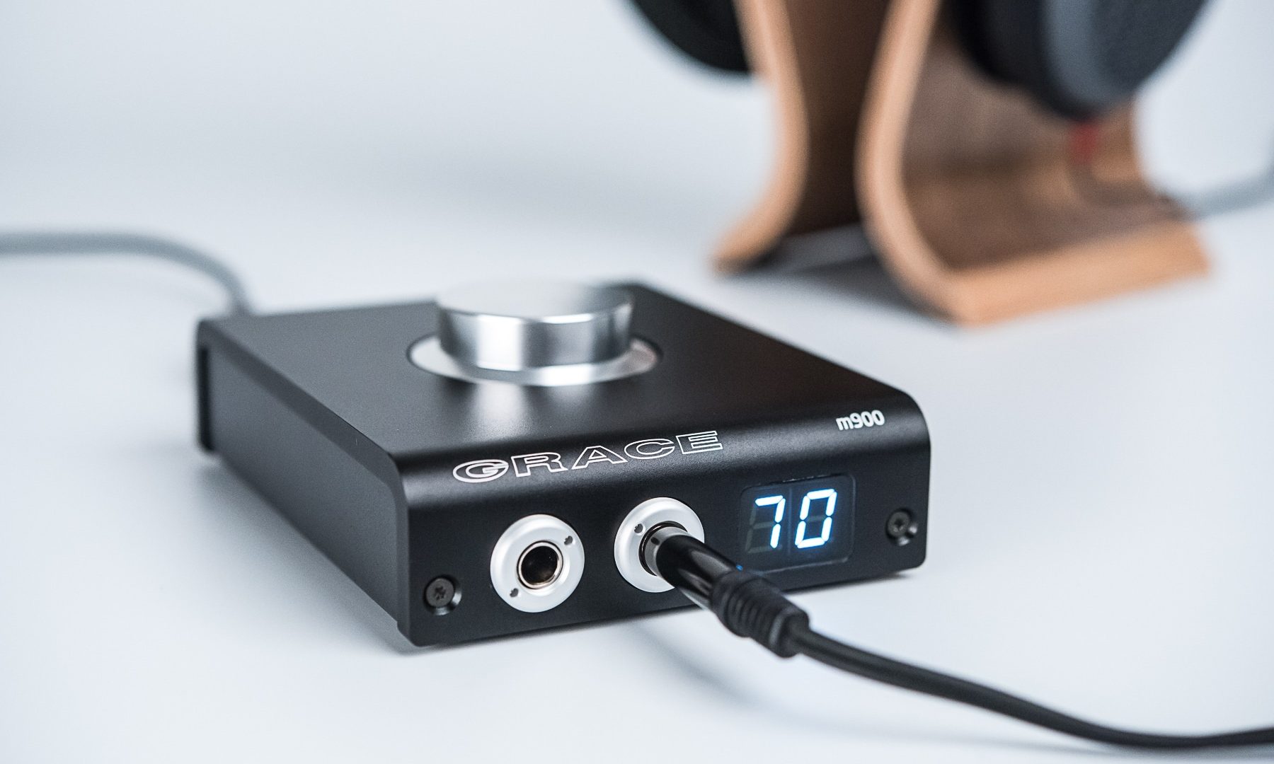 m900 headphone amp / DAC Portable Headphone Amplifier Grace Design