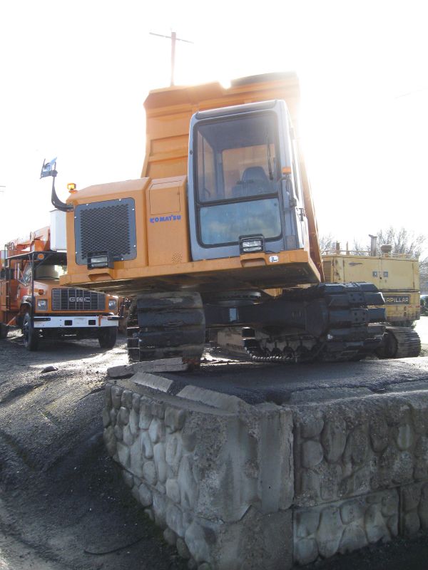 Heavy Equipment for Rent Oregon Komatsu CD60R KOMATSU TRACK DUMP