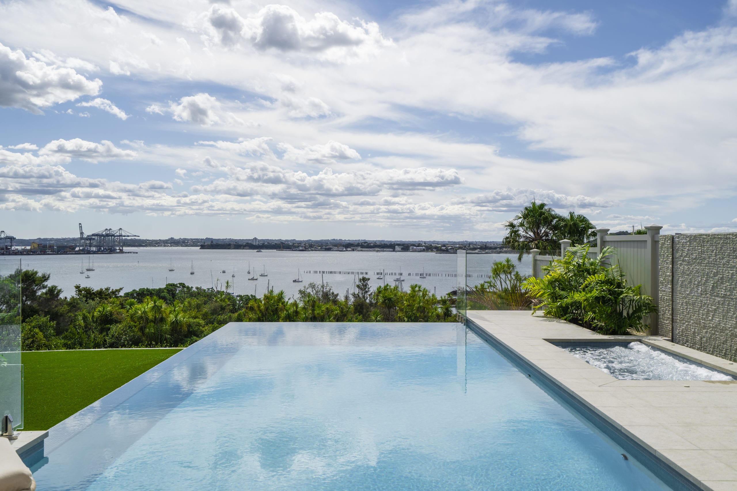 DSC00420 GRAHAM WALL