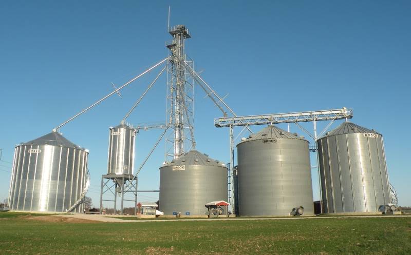 12' Brock Farm Grain Bins