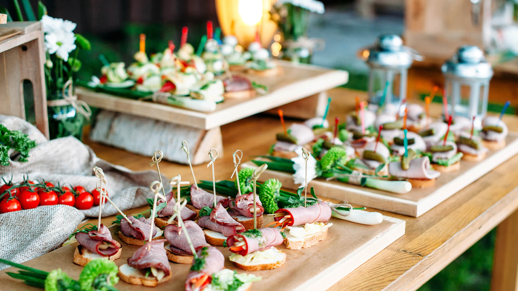 Five Pointers for Choosing the Best Party Catering in Auckland