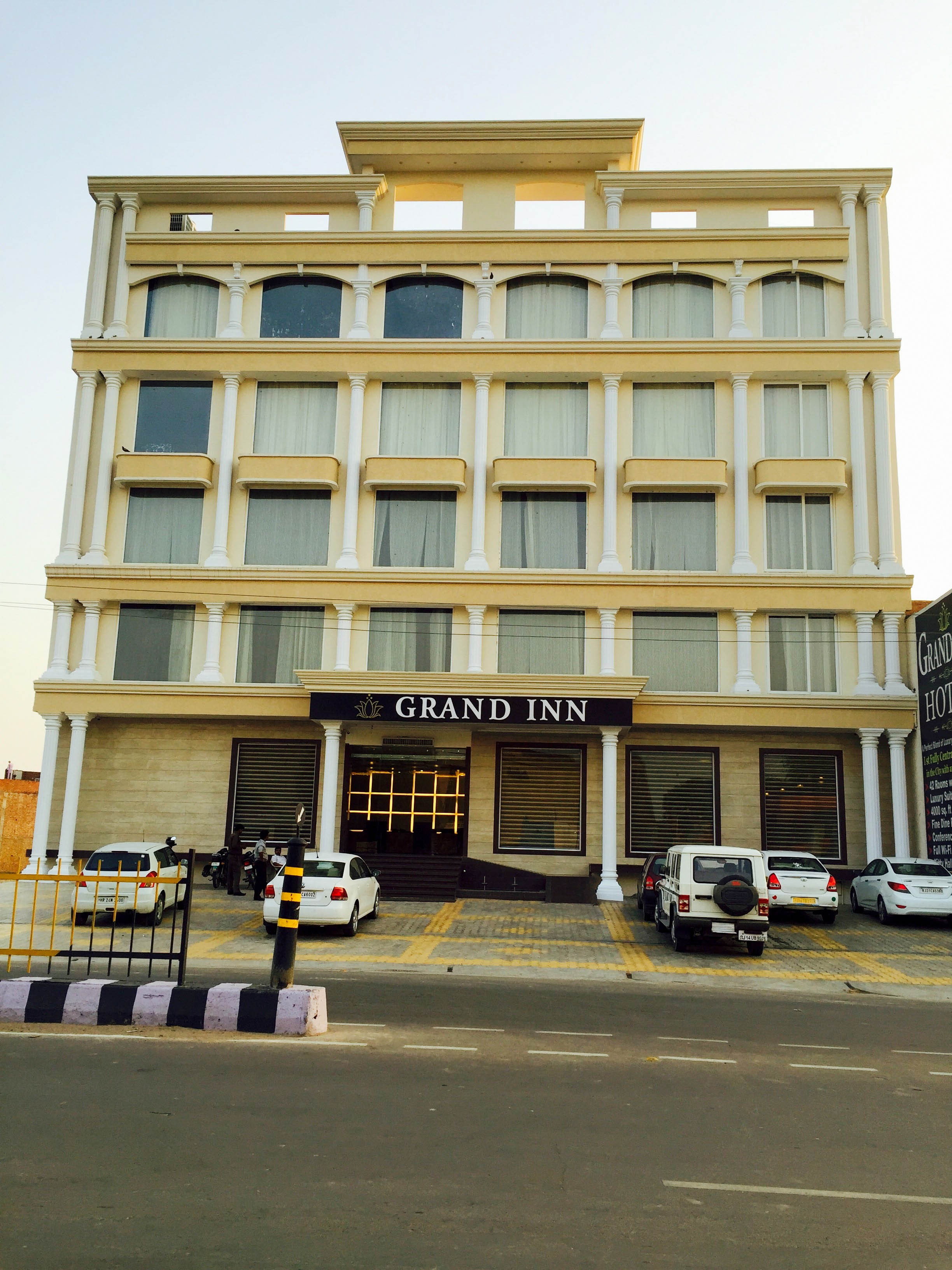Gallery Grand Inn Hotel & Restaurant , Best Hotel In Hanumangarh