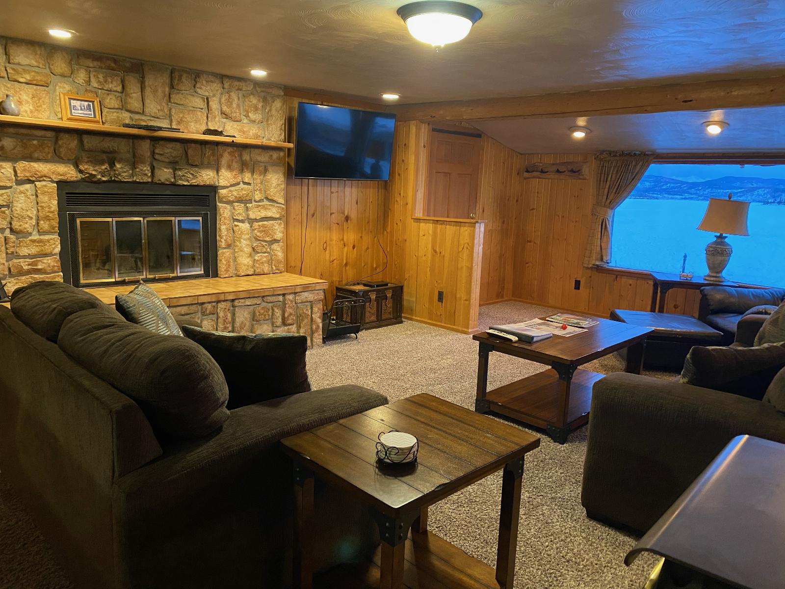 Unit 1 Lake Granby Suite