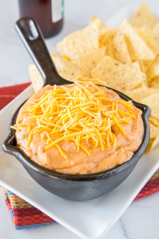 EASY REFRIED BEAN DIP