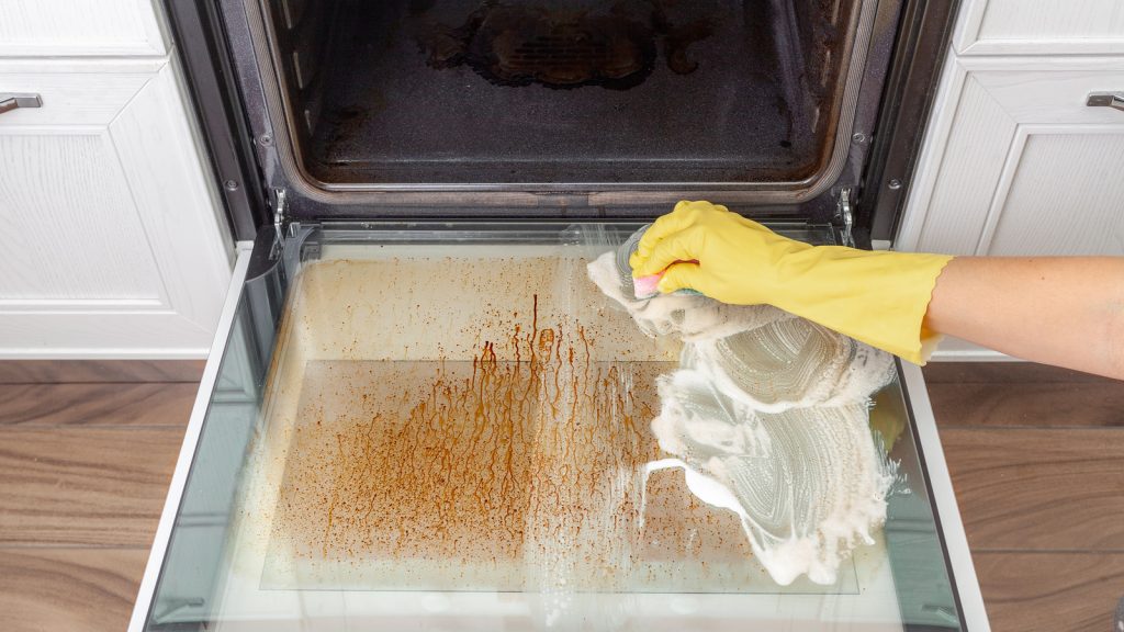How to clean your Oven like a Professional Grandma's tricks