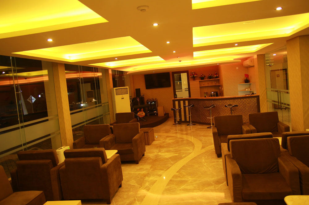Grand Parama Hotel