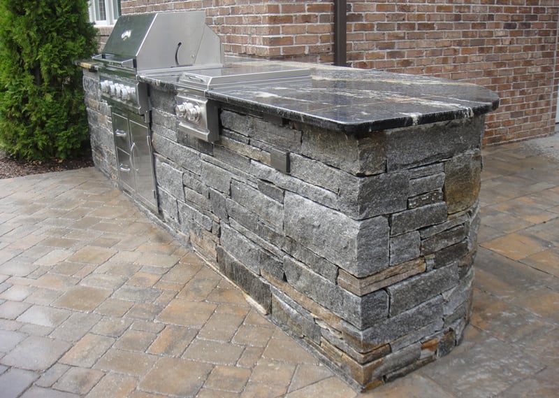 5 Stones That Are Perfect for an Outdoor Kitchen Countertop Material
