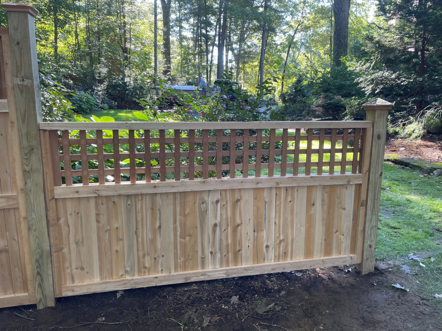 Cedar Fencing installed in Londonderry, NH. Granite State Fence