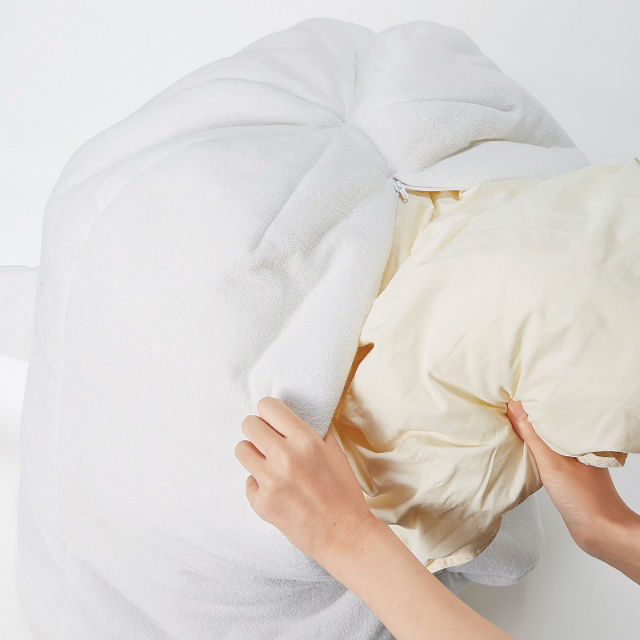 Leave It To These Charming Ghost Futon Cases To Keep Your Room