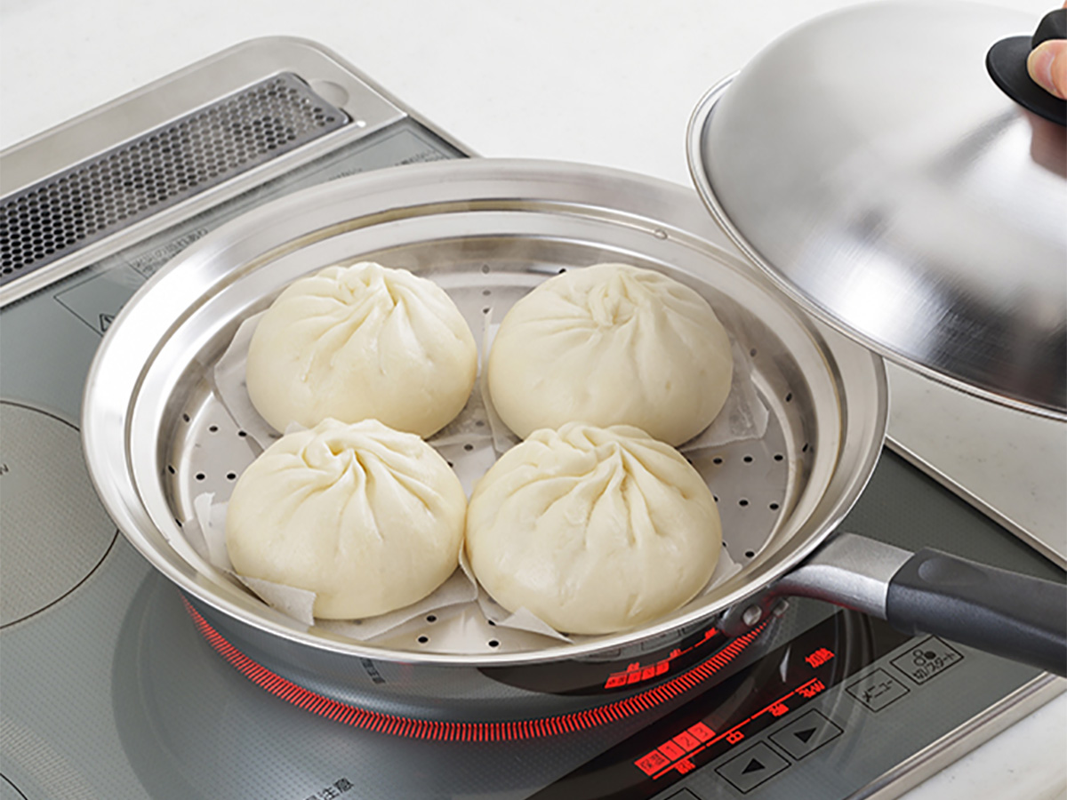 Instantly turn your pans and pots into steamers with this convenient