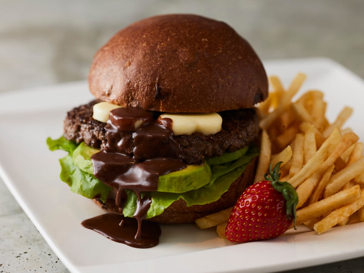 Japan's Valentine's Burger Captures The Mood With A Combination Of Chocolate And Meat Juice – Grape Japan