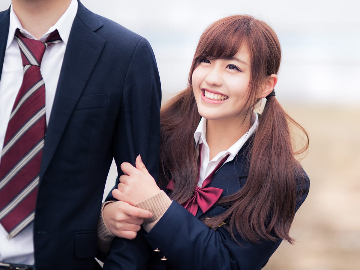Japanese high school girl who broke nodating rule sues school for de