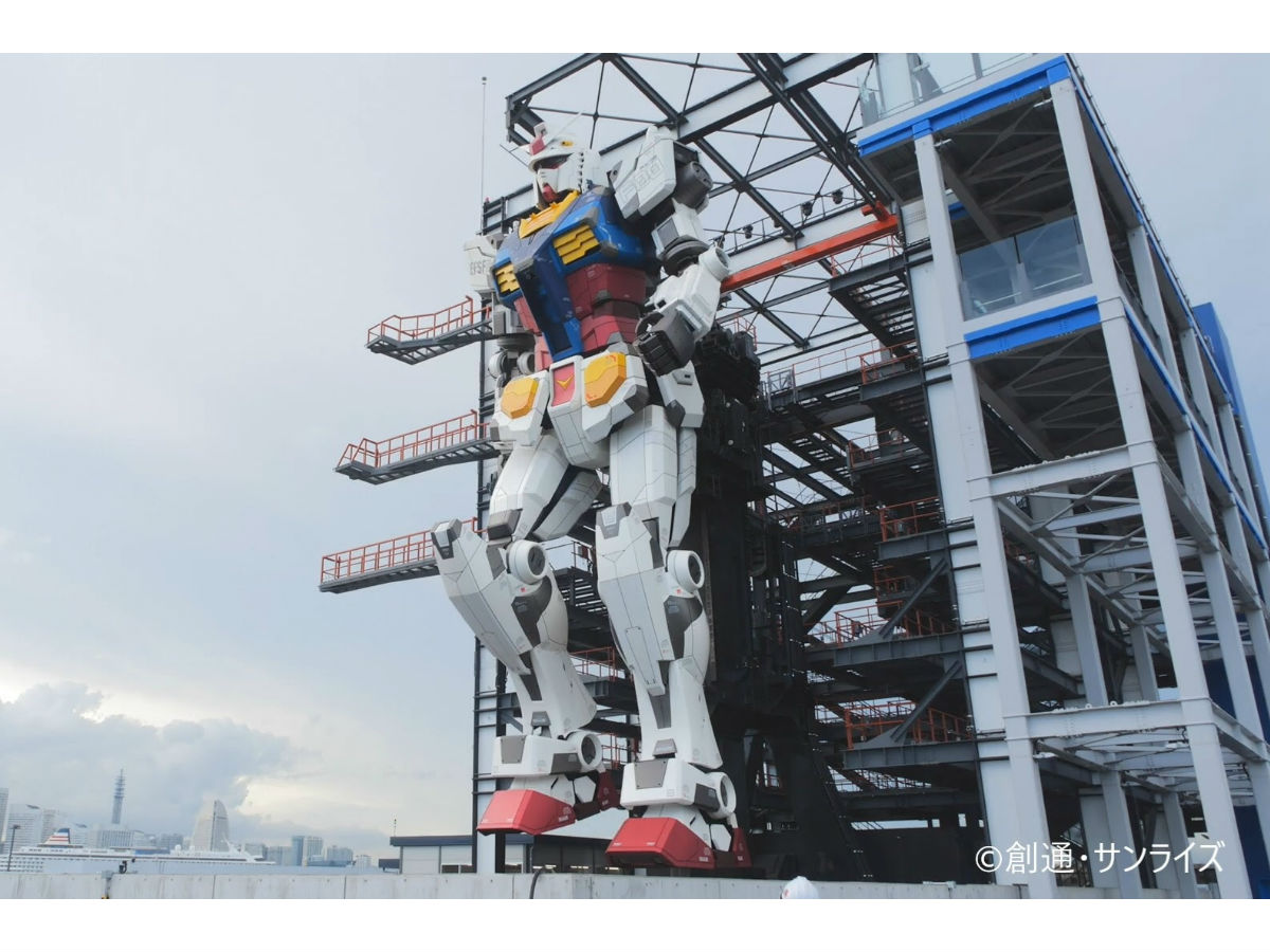 Japan’s new lifesize moving Gundam statue unveiled in full dramatic