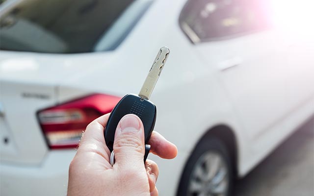 クルマ ボタン 鍵あかない