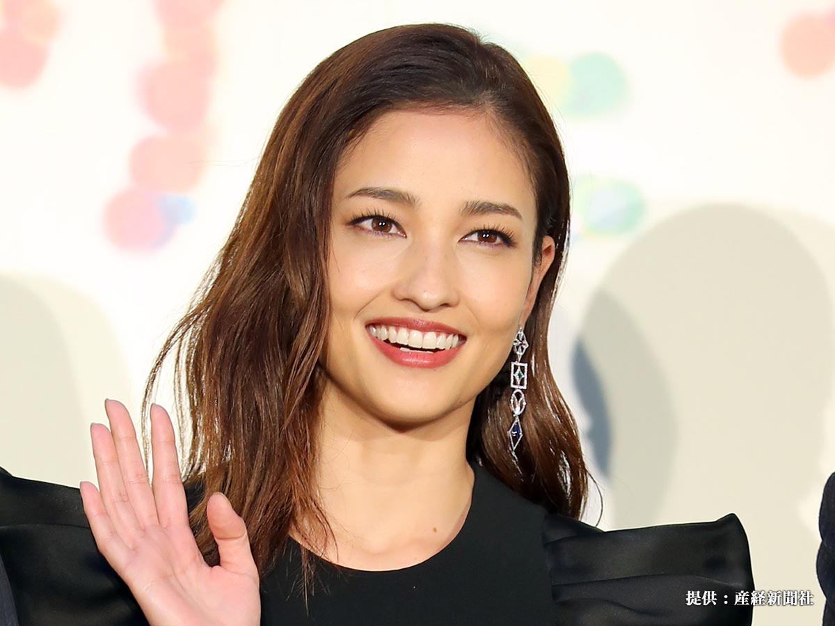 黒木メイサが『子供時代』の写真を公開 「無いものねだり…」と語った理由は？ grape [グレイプ]