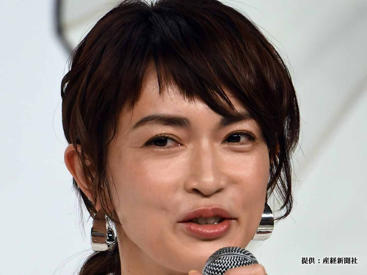 長谷川京子、インスタでセクシーなミニスカ姿披露！ YouTube開設するも、ファン「胸にしか目が…」 grape [グレイプ]