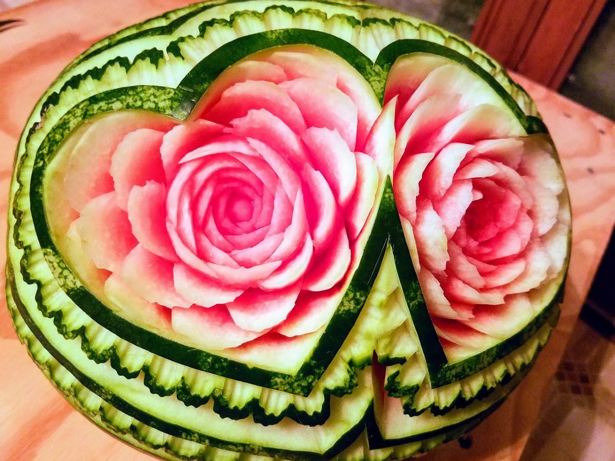 Beautiful Japanese fruit carvings with Sun Fleur grape Japan