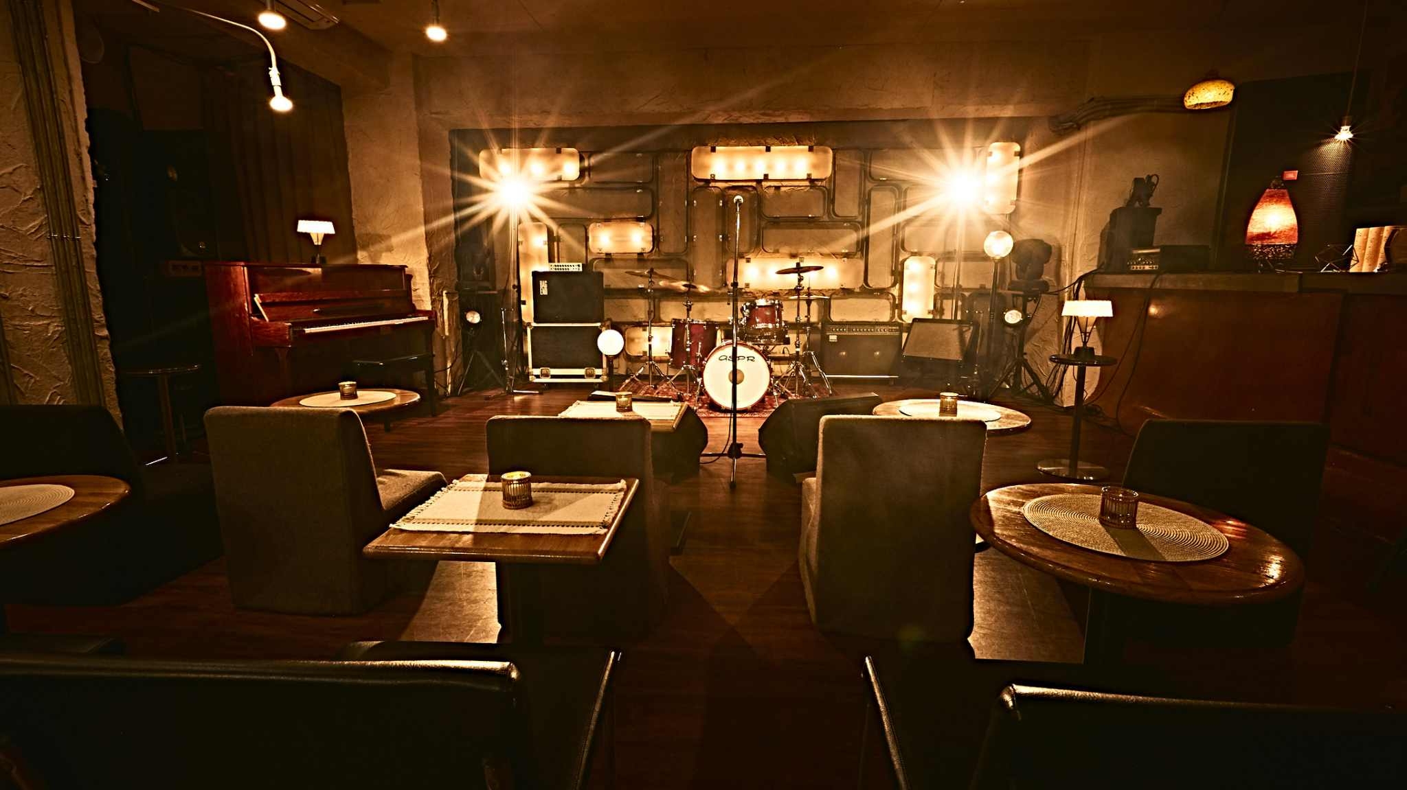 ABOUT GRAPEFRUIT MOON