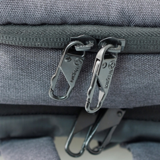 Mochila Wagner Armor Graphia promocionales, souvenirs, corte y