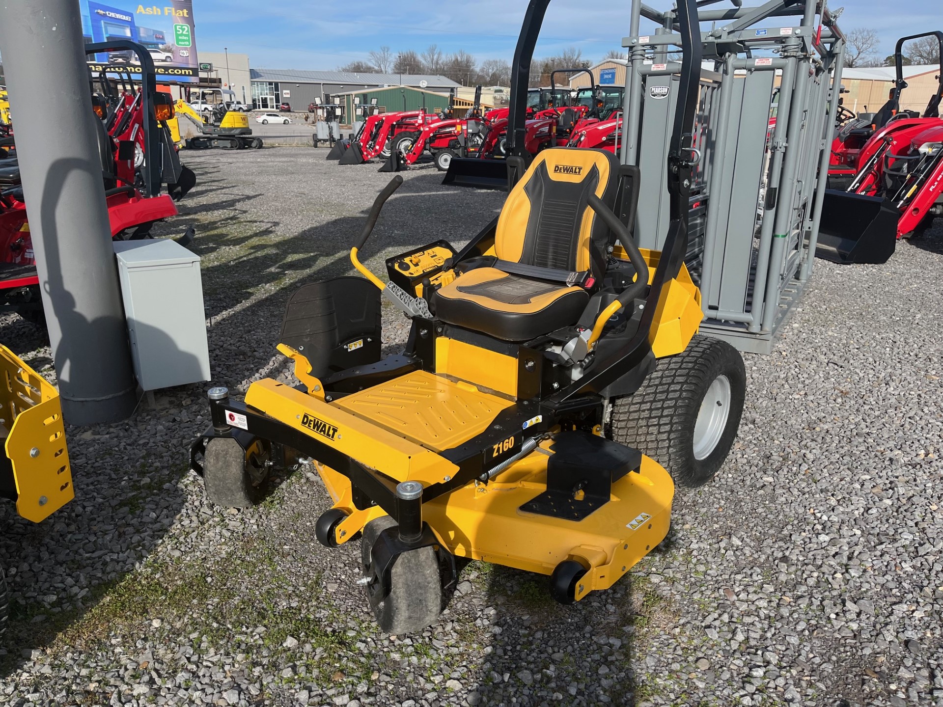 New DeWalt Z160 Commercial Zero Turn Mower Grass Roots Equipment and