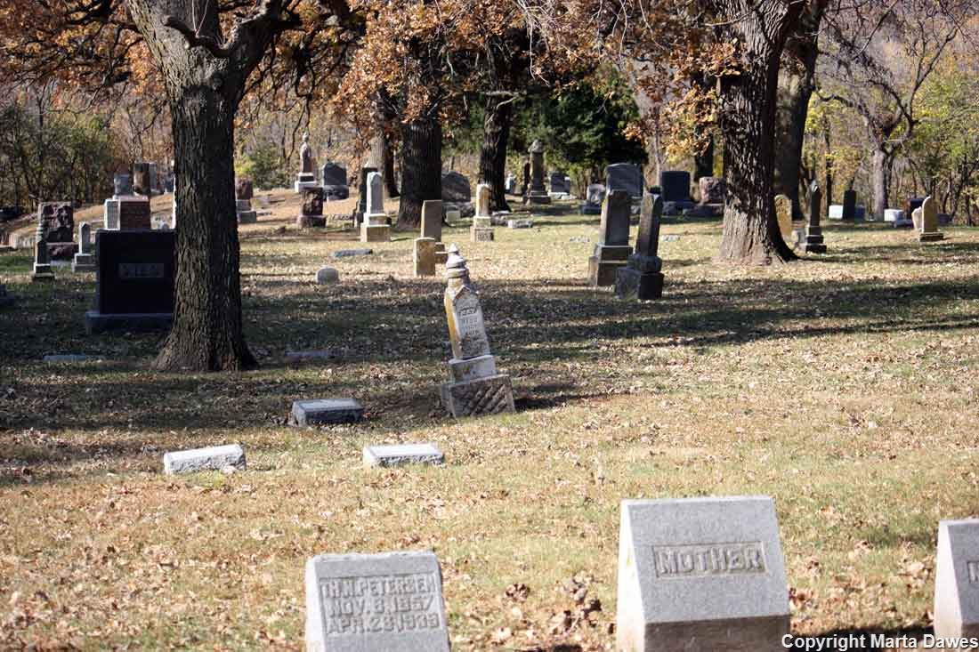 Walnut Hill Cemetery