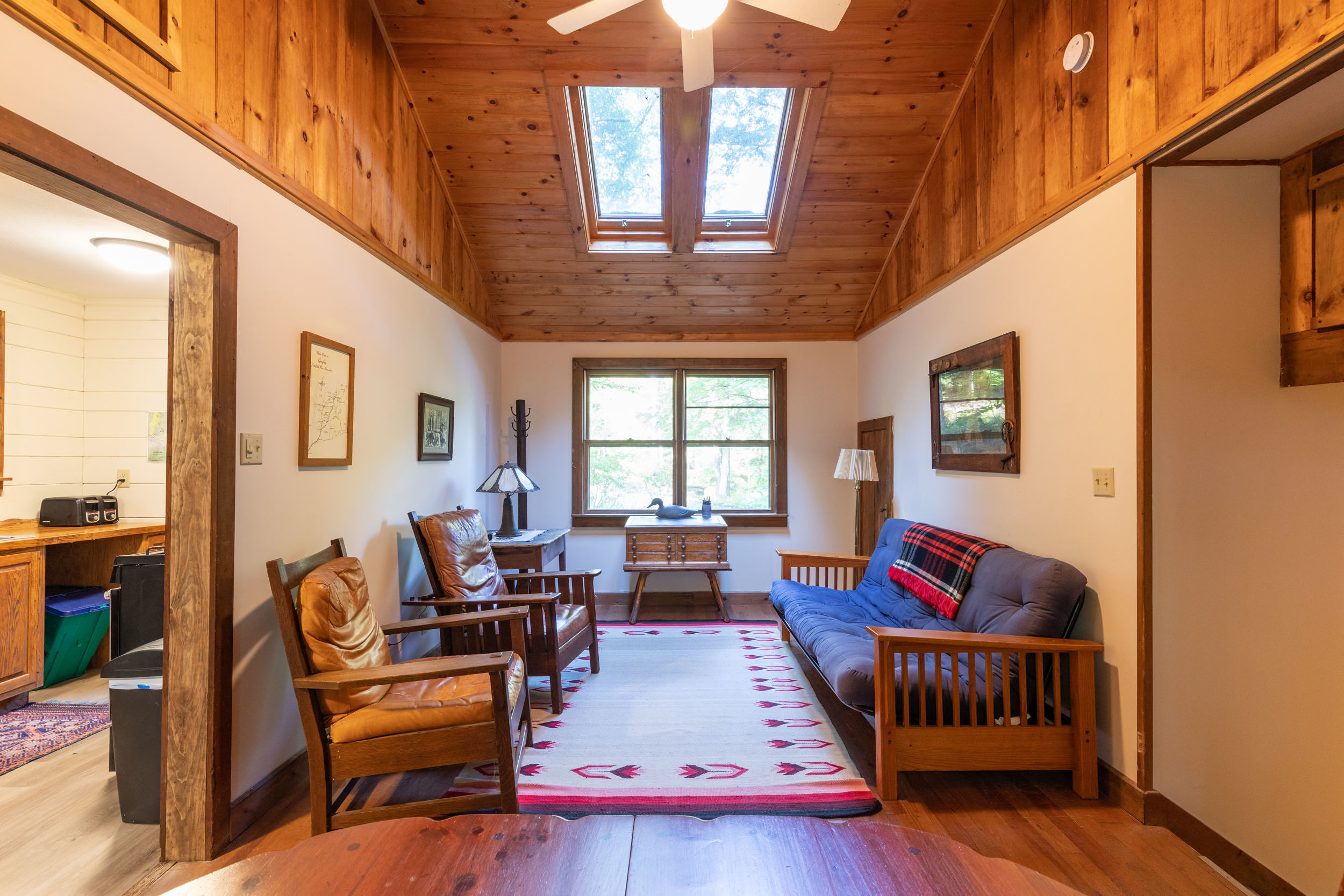 Cousy Cabin, Cabin Rental, Getaway House, Pittsfield NH