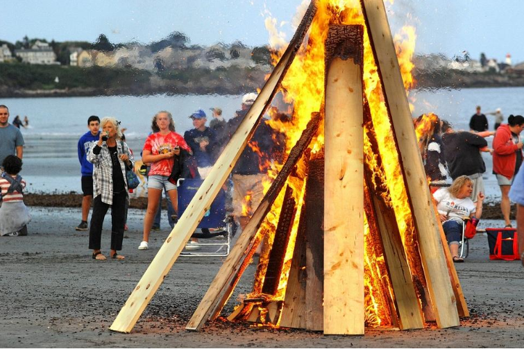 Beach bonfire supports YCSA Graystone Builders of Maine, Inc.