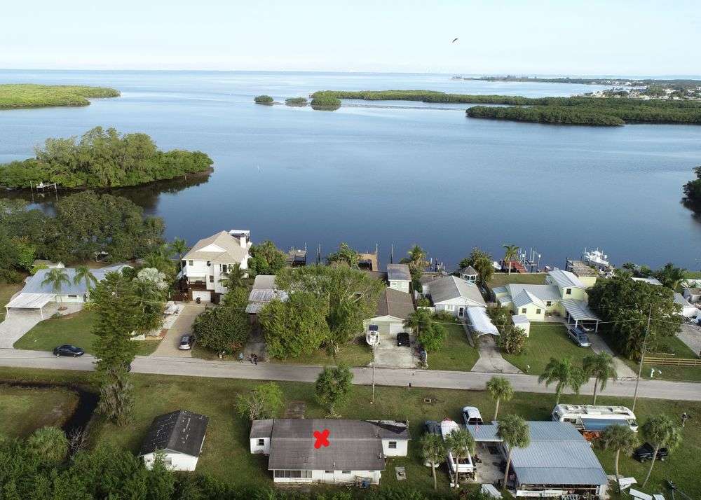 1021 Canal St, Ruskin, FL 33570 Graystone Investment Group