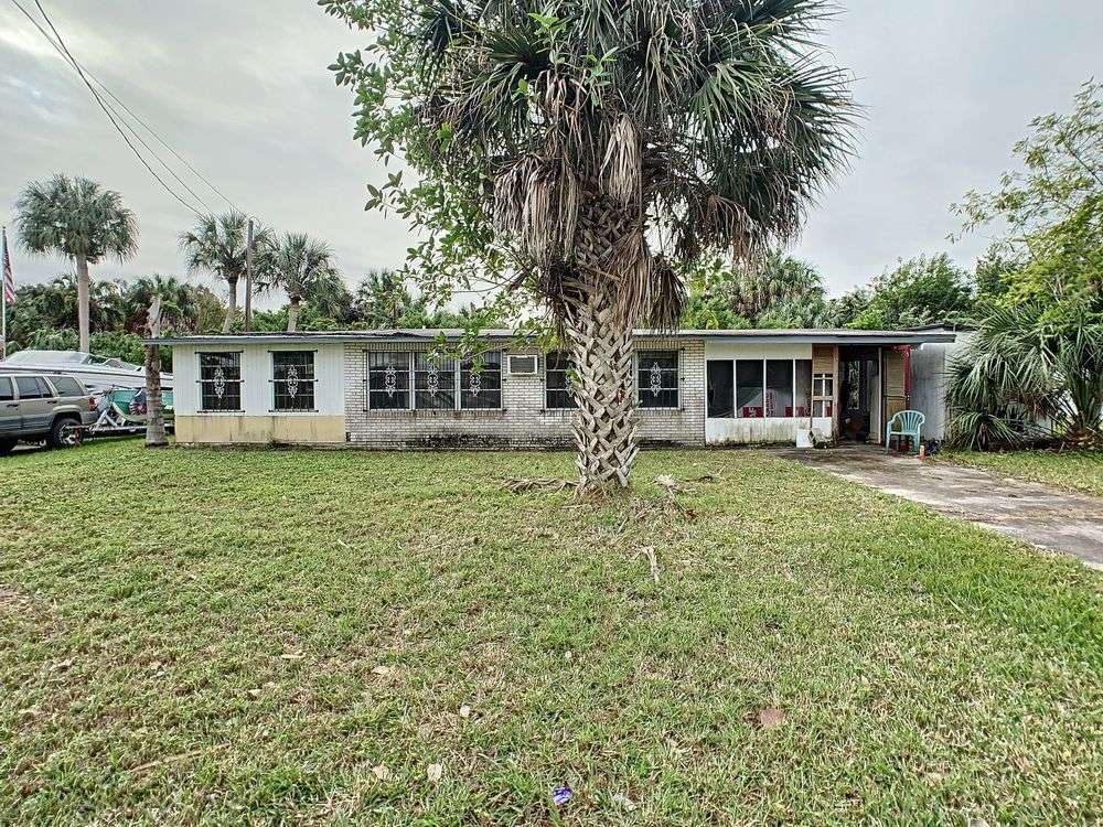 1021 Canal St, Ruskin, FL 33570 Graystone Investment Group