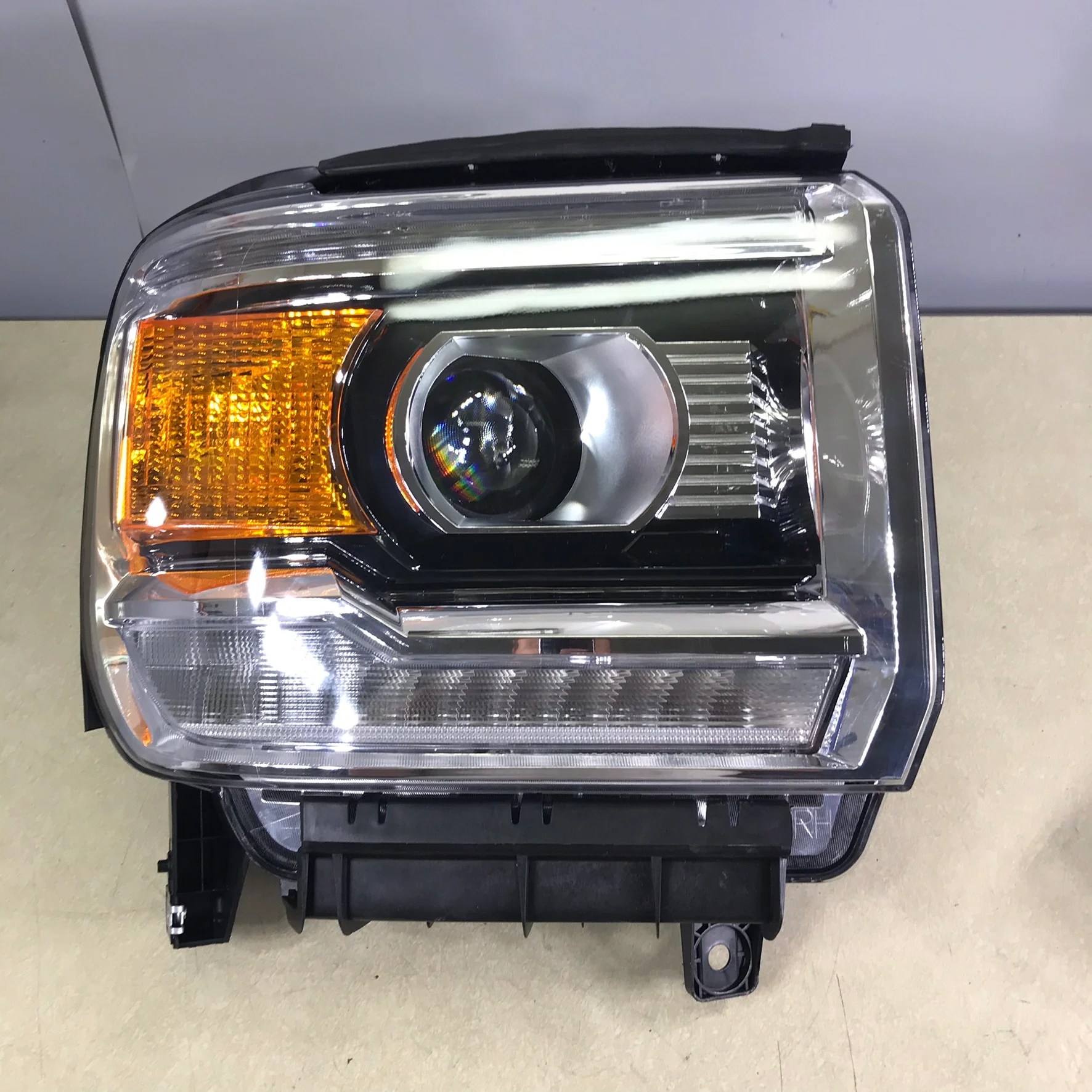 2014-2015 GMC Sierra Headlight Take Apart and Reseal per Headlight