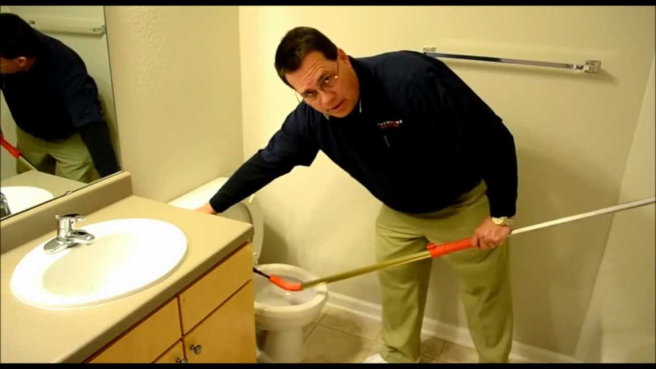 How To Deal With Clogged Toilets