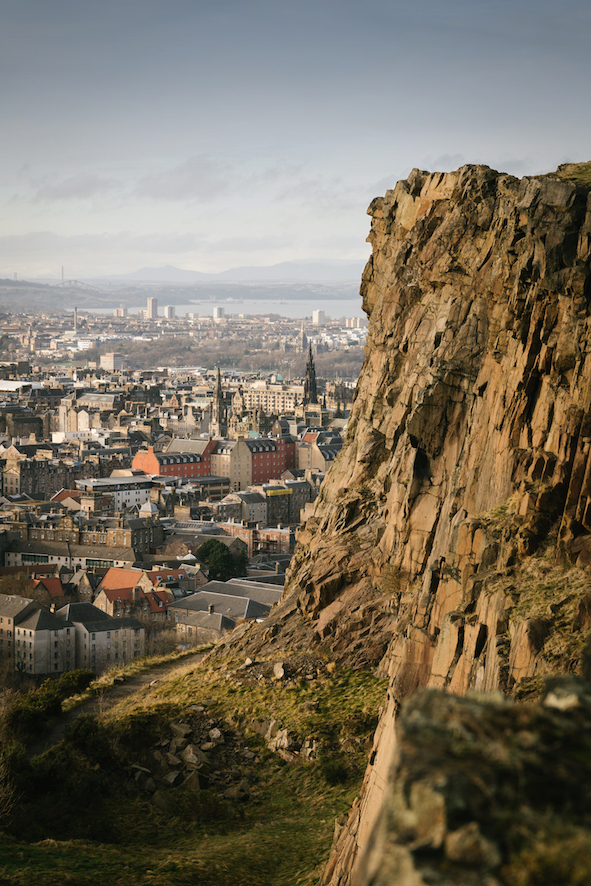 PIONEERING HOLYROOD DISTILLERY HOLD CHARITY AUCTION OF THREE COLLECTABLE CASKS