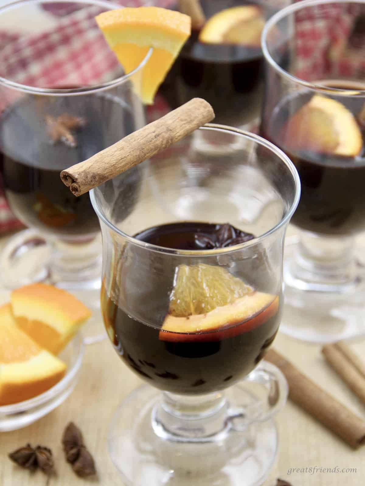 Slow Cooker Mulled Red Wine Great Eight Friends