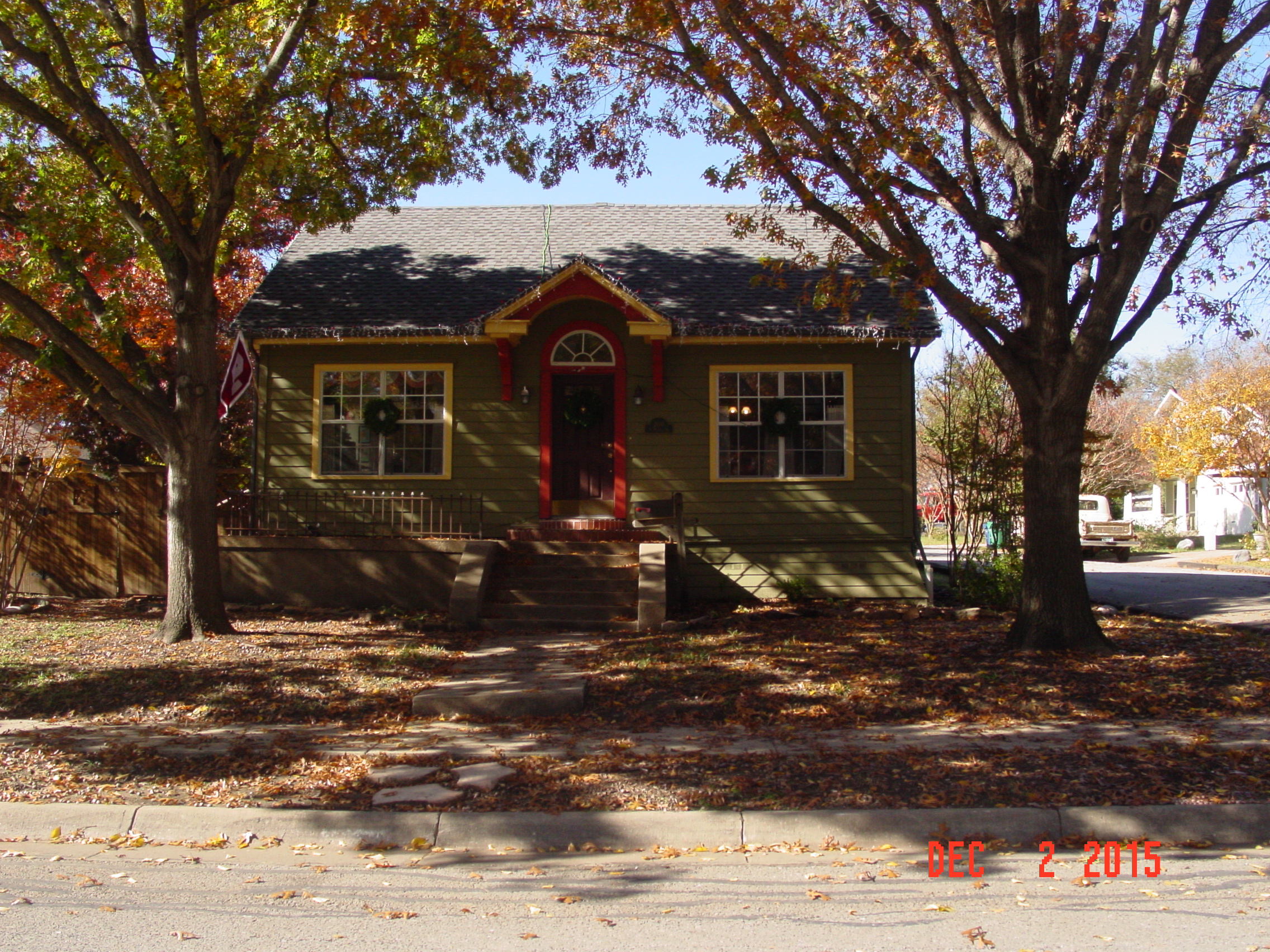 Cottage Front Yard Renovation Before and After Great Gardens, Inc.