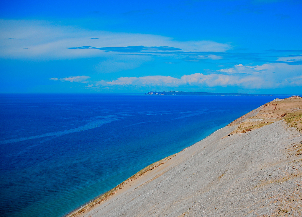 Dr. Beach names Lake Michigan's Sleeping Bear Dunes best Great Lakes