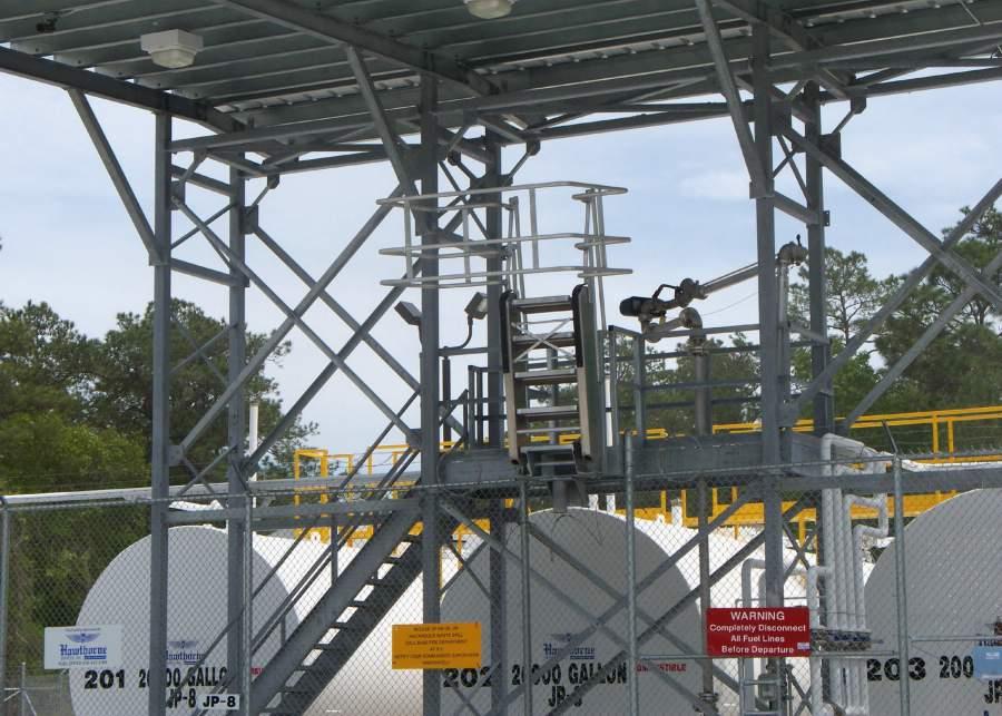 GREEN Tank Truck Loading Racks and Platforms Manufactured by Benko