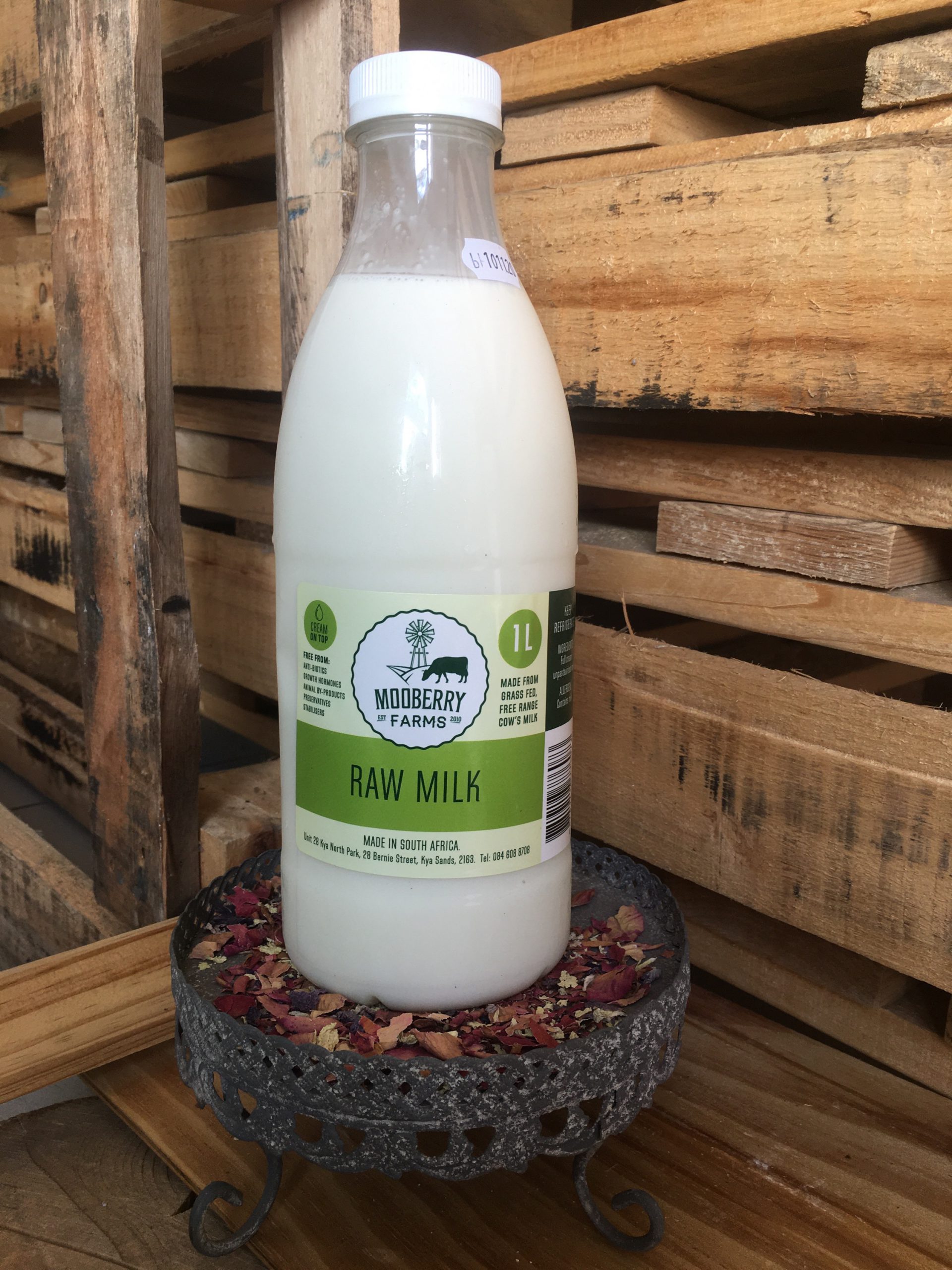 Raw Milk 1L ( Plastic bottle) Green Baskets